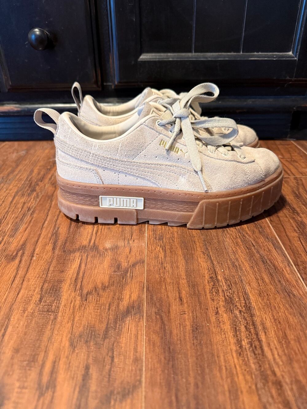 Women’s Beige Puma Mayze Suede Leather Platform  Sneakers Casual Shoes - Sz 6.5